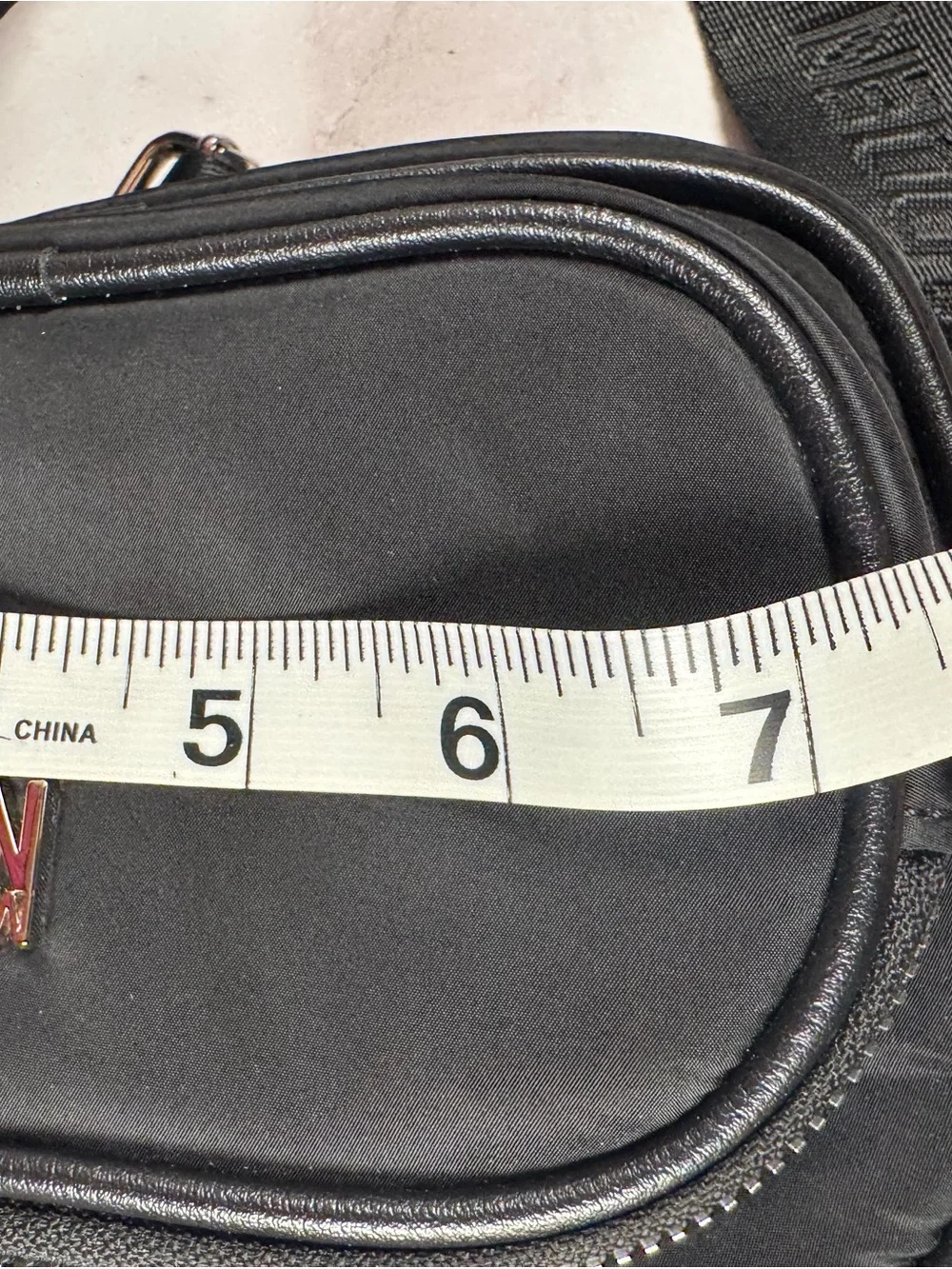 Steve Madden compact black